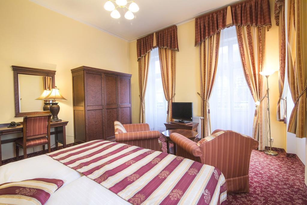 Hotel Ontario Karlovy Vary Kültér fotó